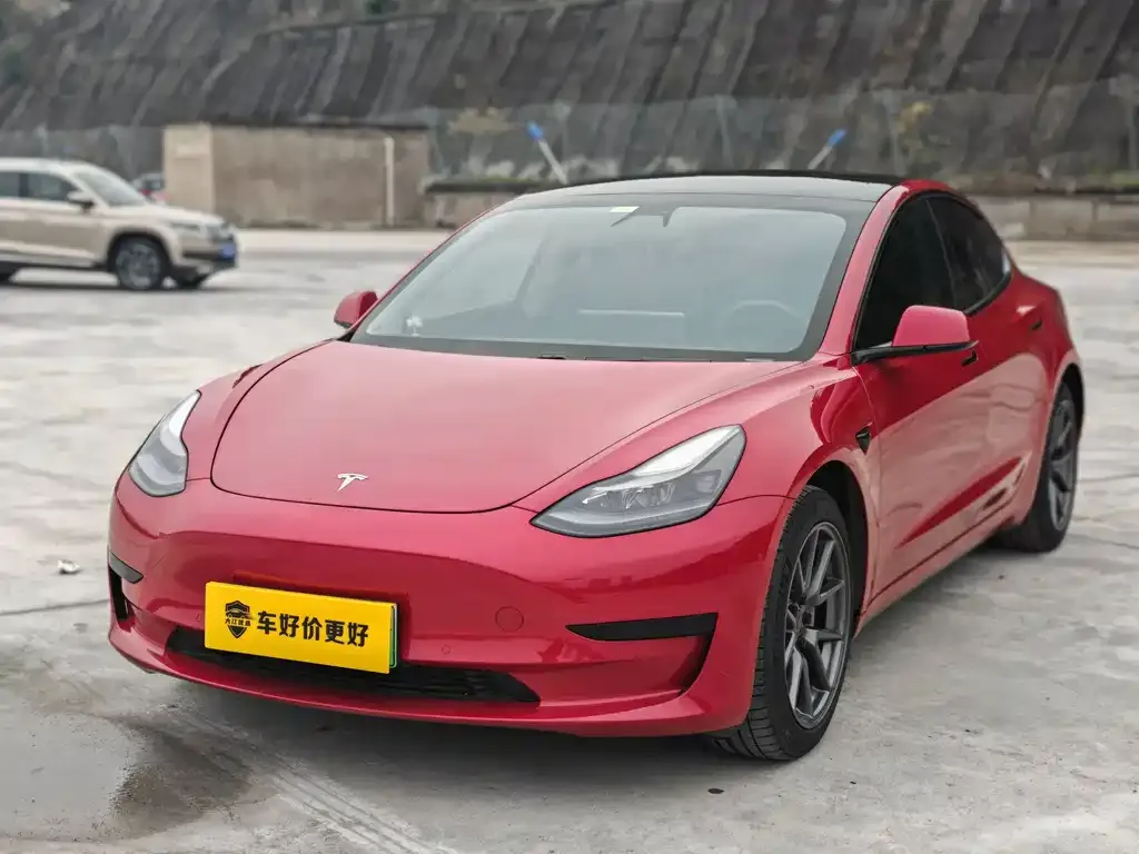 Tesla Model 3 — фото 1