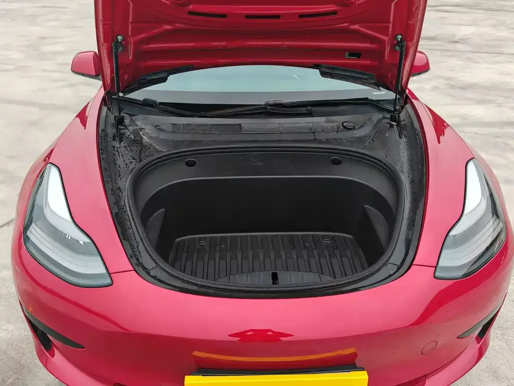 Tesla Model 3 — фото 7