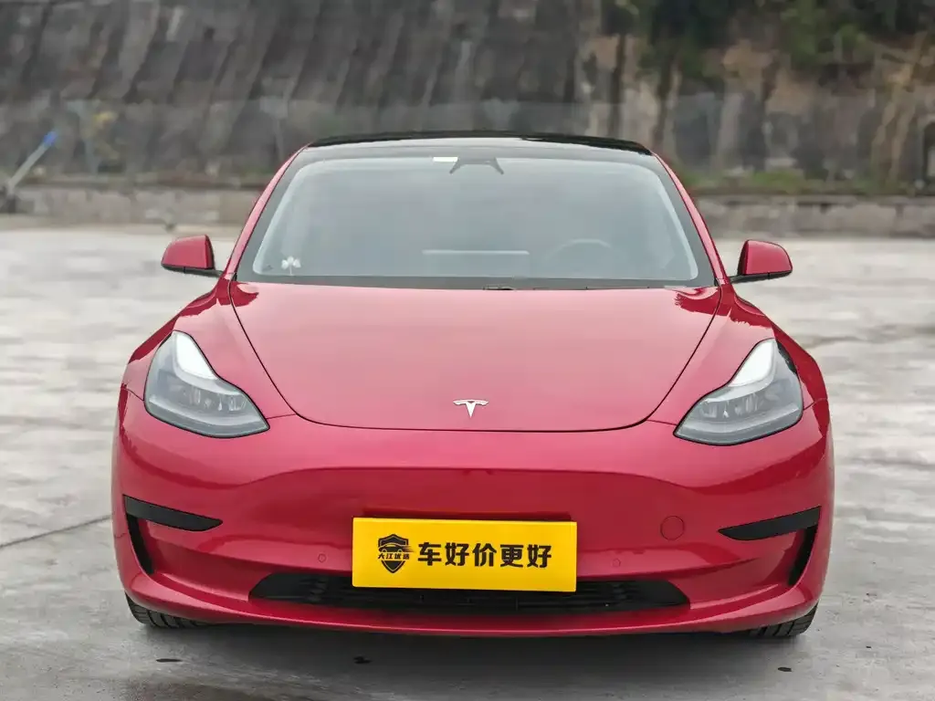 Tesla Model 3 — фото 10