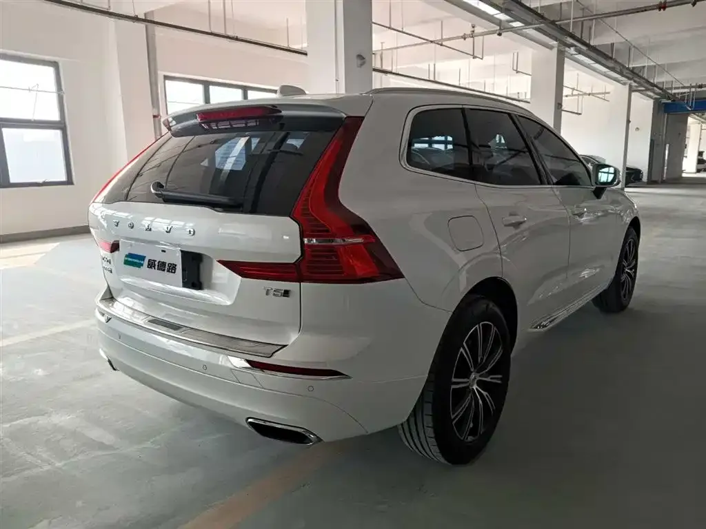 Volvo XC60 — фото 2