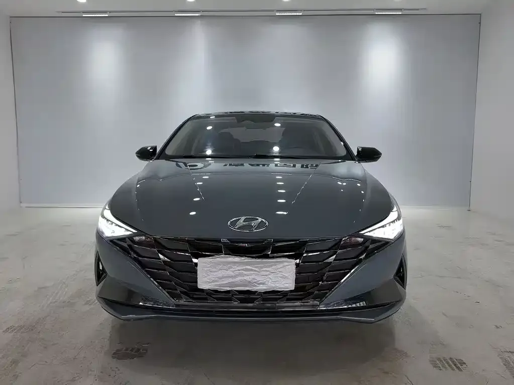 Hyundai Elantra — фото 8