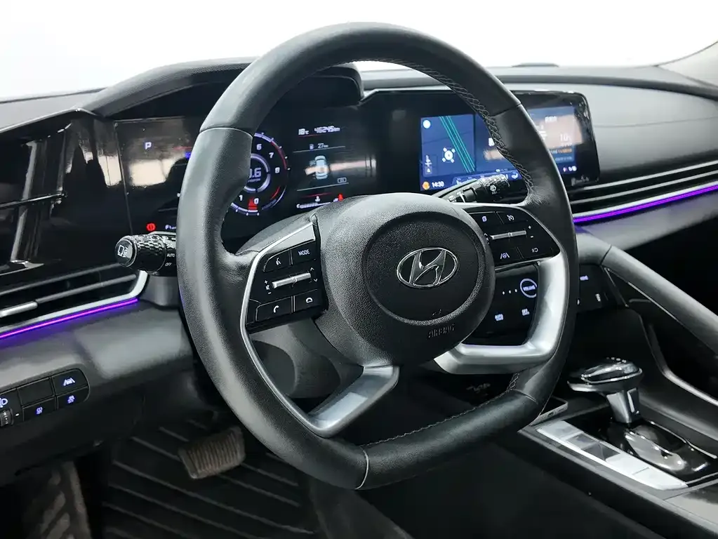 Hyundai Elantra — фото 9