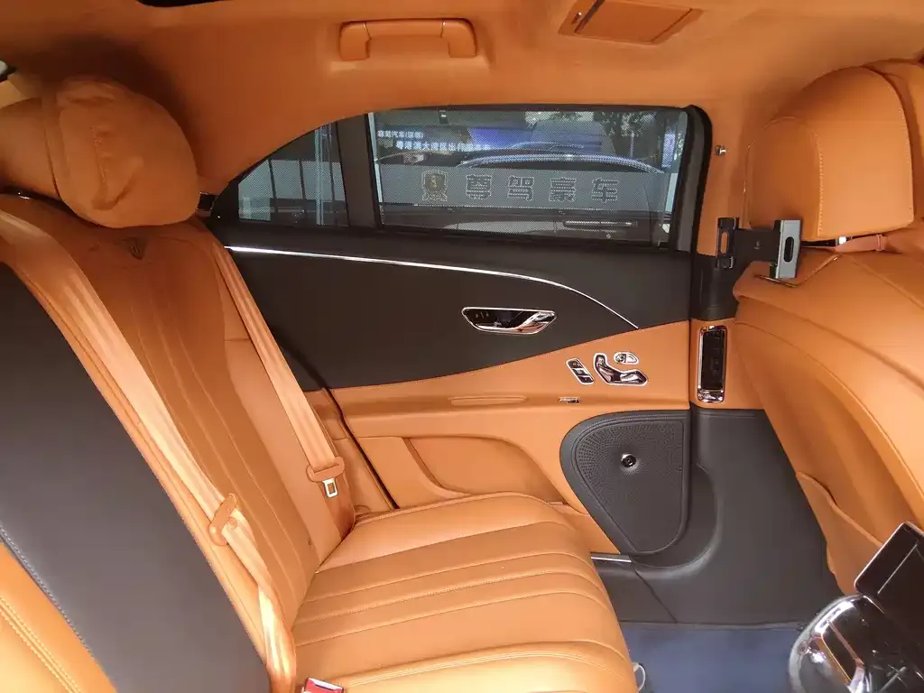 Bentley Flying Spur 2024 из CN, фото 7