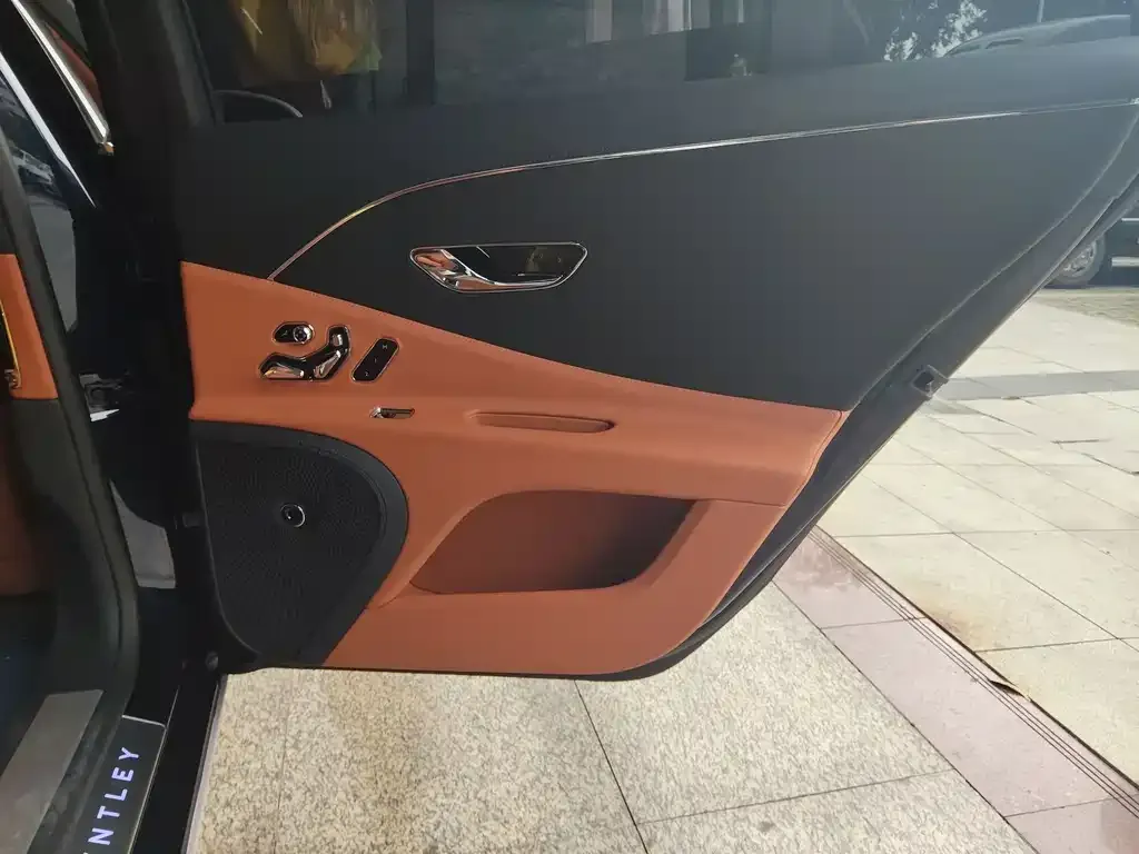 Bentley Flying Spur 2024 из CN, фото 3