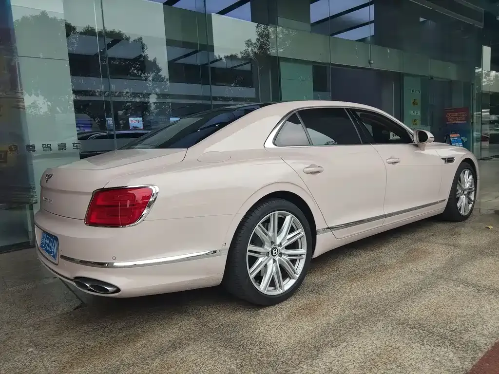 Bentley Flying Spur 2024 из CN, фото 5