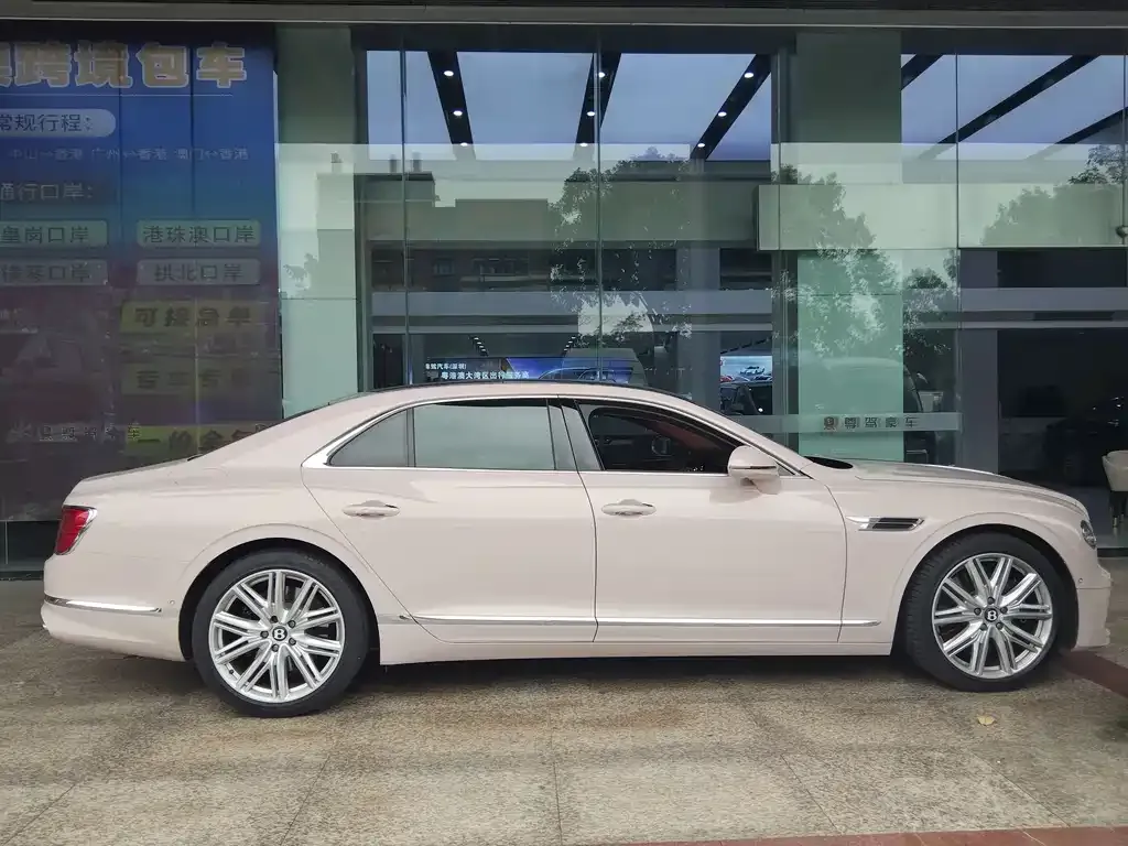 Bentley Flying Spur 2024 из CN, фото 8