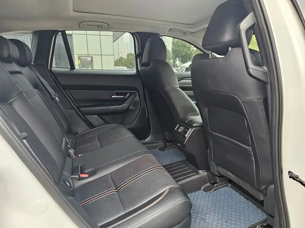 Mazda CX-50 2023 из CN, фото 10
