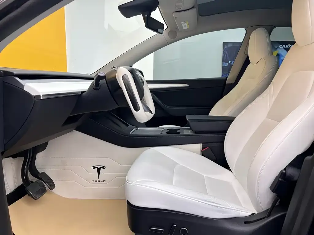 Tesla Model Y 2023 из CN, фото 9