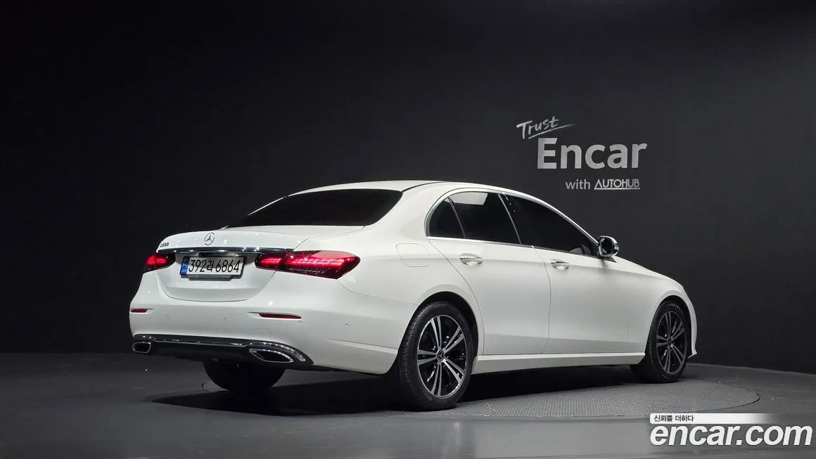Mercedes-Benz E-Class — фото 5