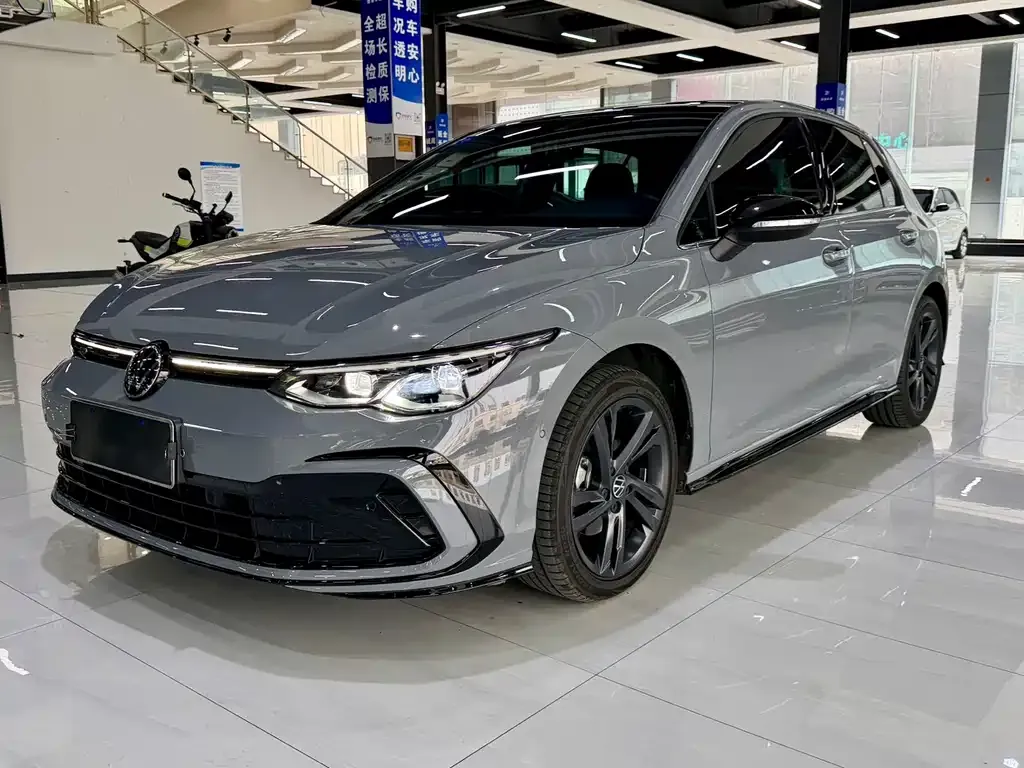 Volkswagen Golf 2023 из CN, фото 1