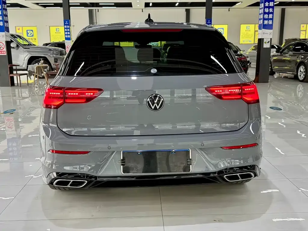 Volkswagen Golf 2023 из CN, фото 3