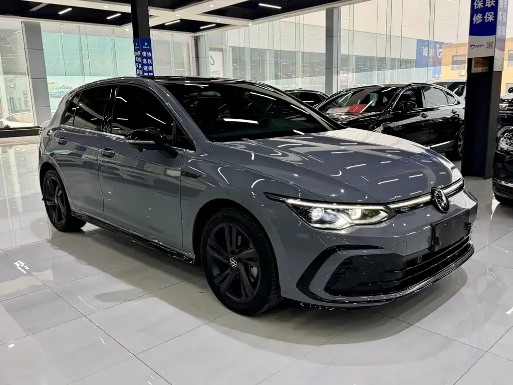 Volkswagen Golf 2023 из CN, фото 2