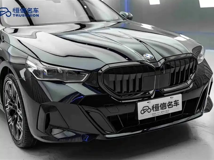 BMW 5 Series — фото 10