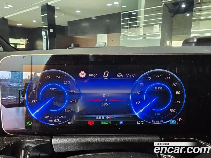 Mercedes-Benz EQA — фото 10