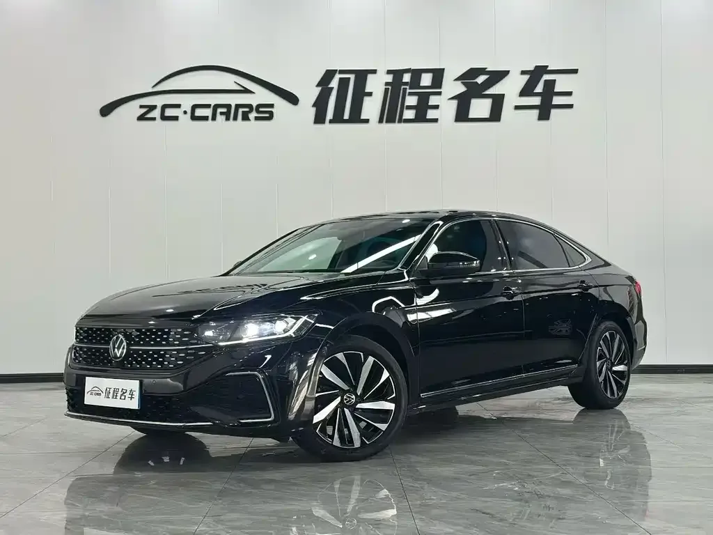 Volkswagen Passat — фото 1