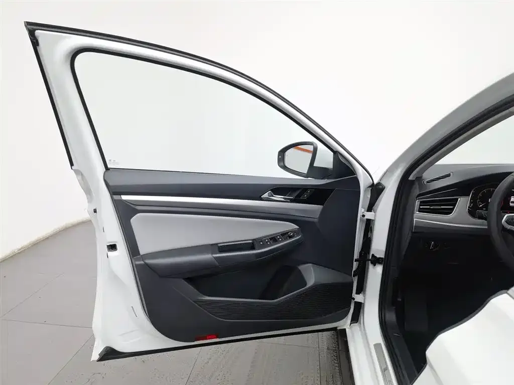 Volkswagen Bora 2024 из CN, фото 6