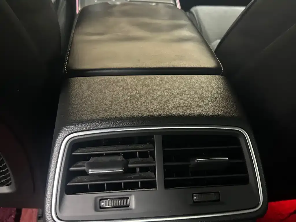 Audi A6L 2021 из CN, фото 6