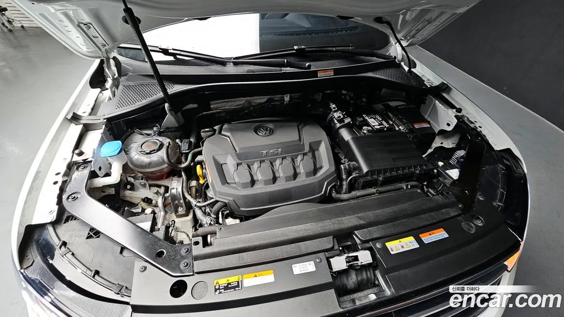 Volkswagen Tiguan — фото 8