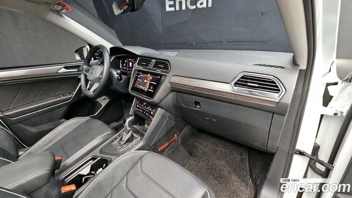 Volkswagen Tiguan — фото 9