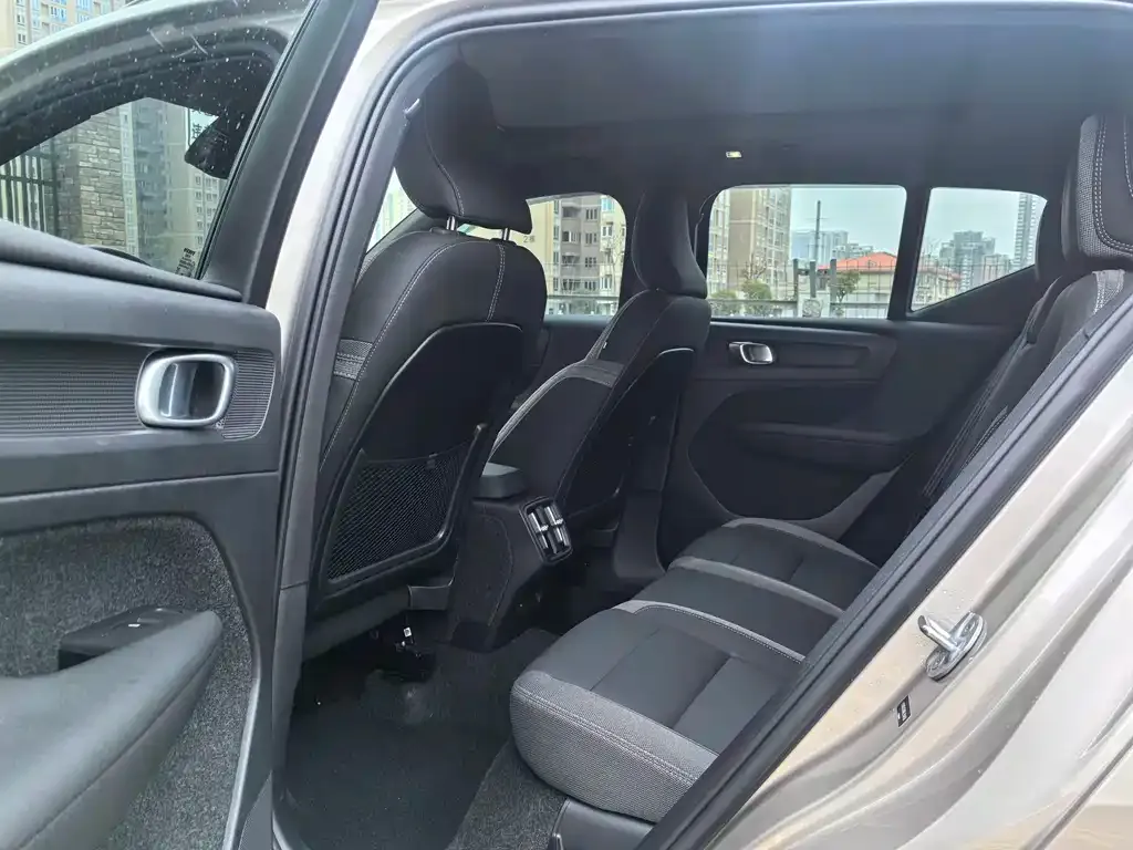 Volvo XC40 2024 из CN, фото 10