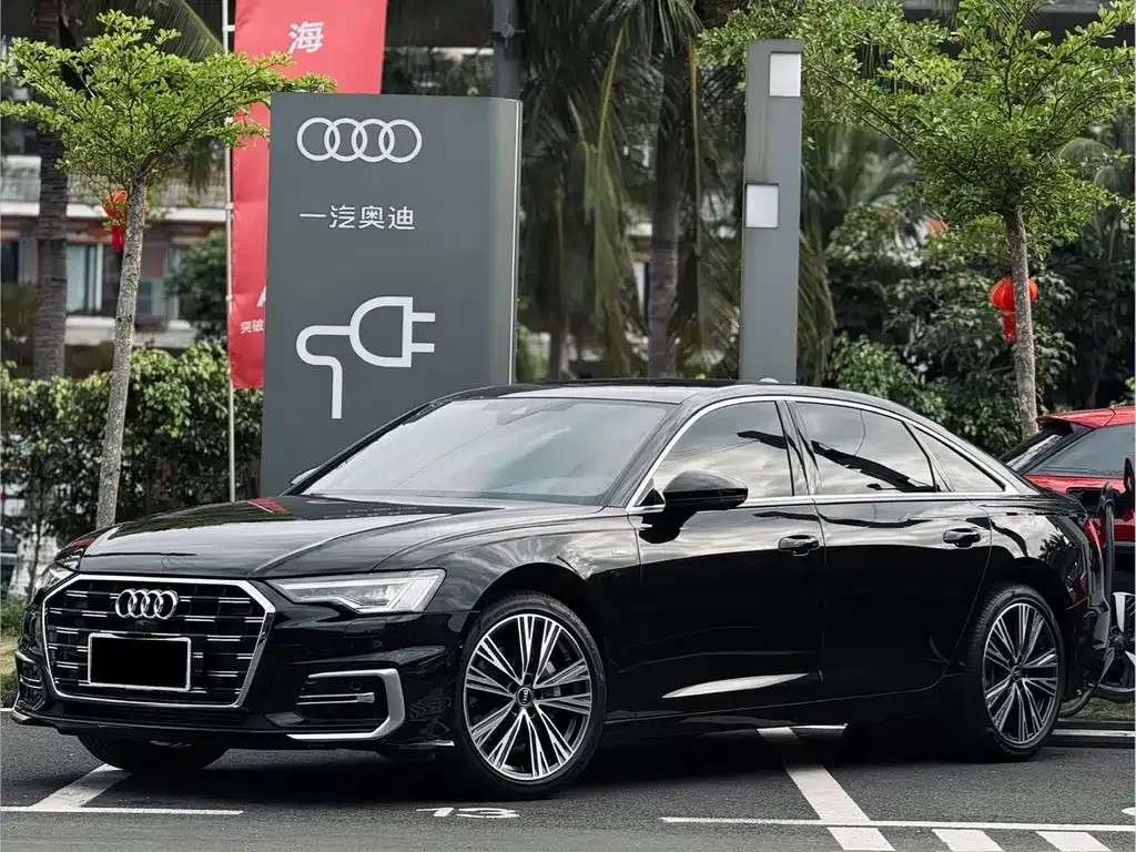 Audi A6L — фото 1