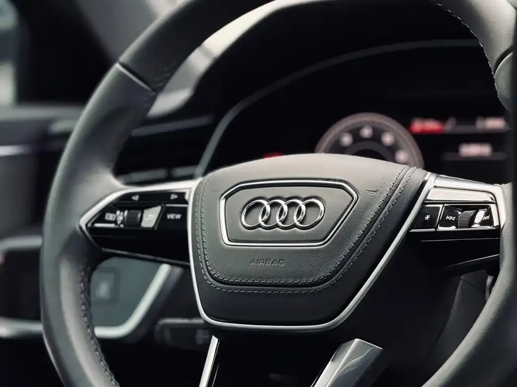 Audi A6L — фото 2
