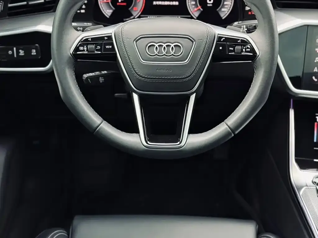 Audi A6L — фото 9