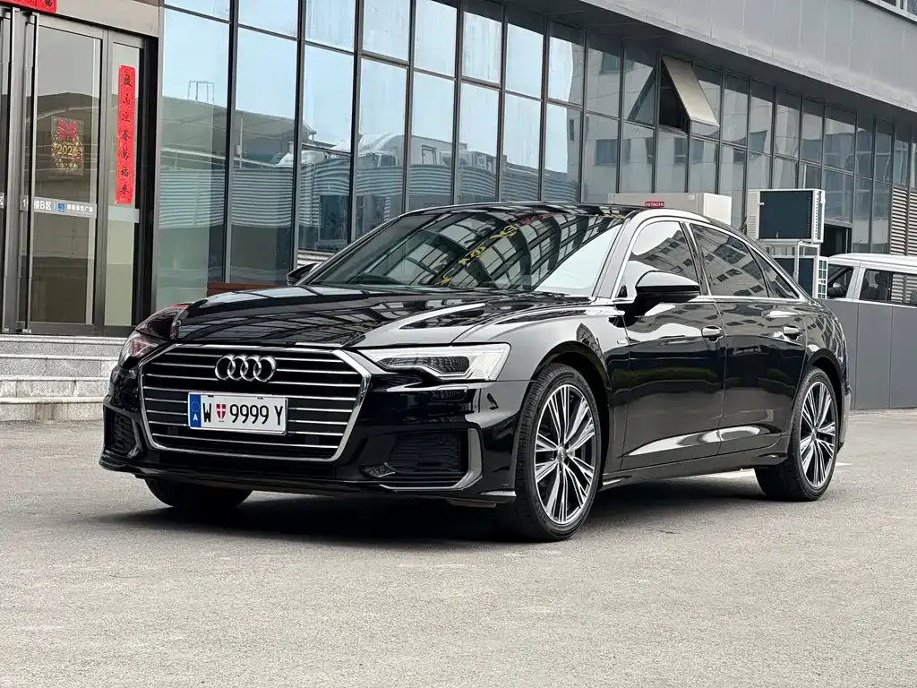 Audi A6L — фото 1