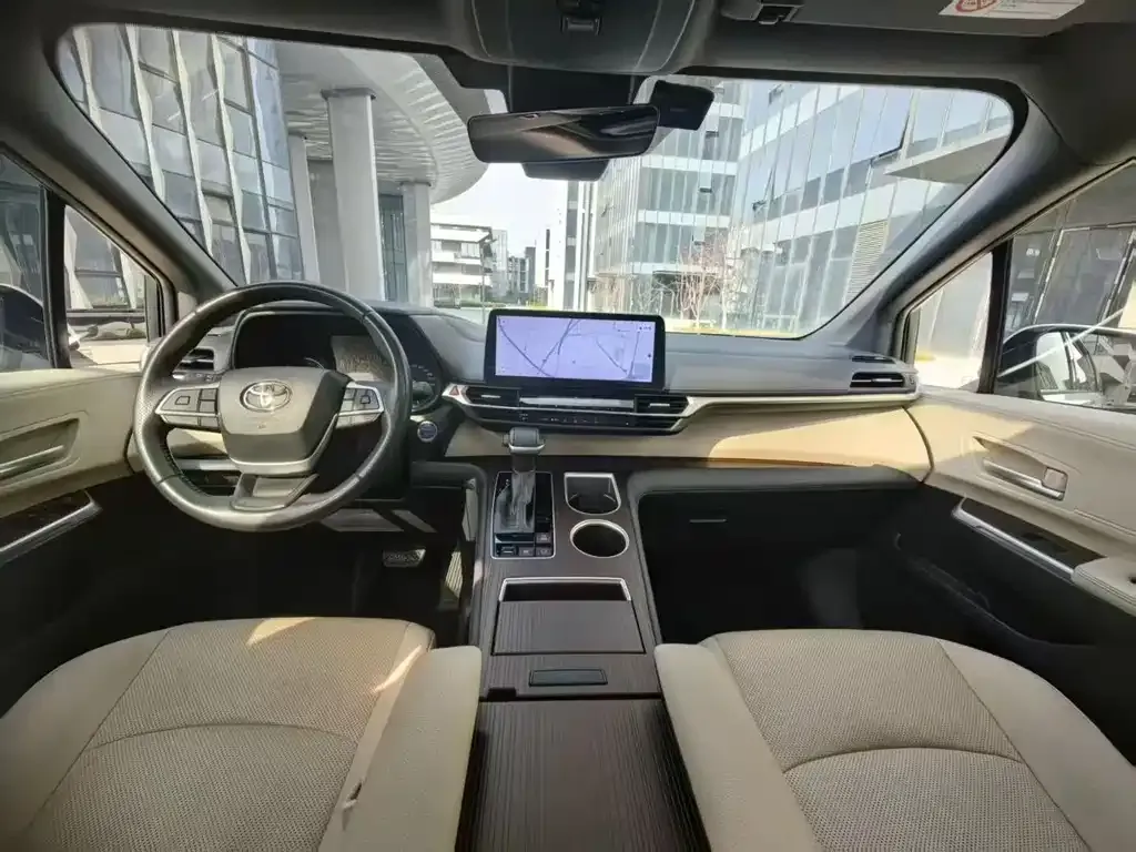 Toyota Sienna 2024 из CN, фото 7