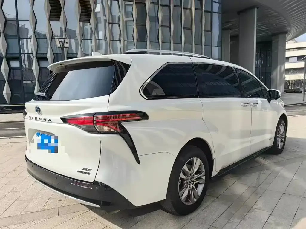 Toyota Sienna 2024 из CN, фото 5