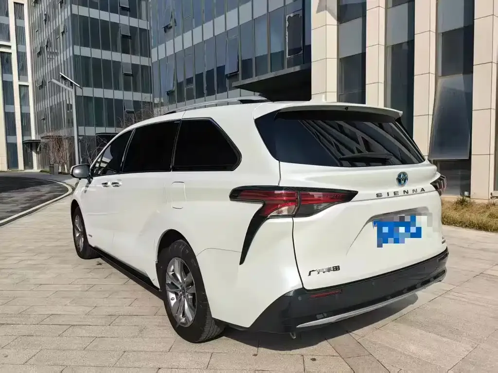 Toyota Sienna 2024 из CN, фото 4
