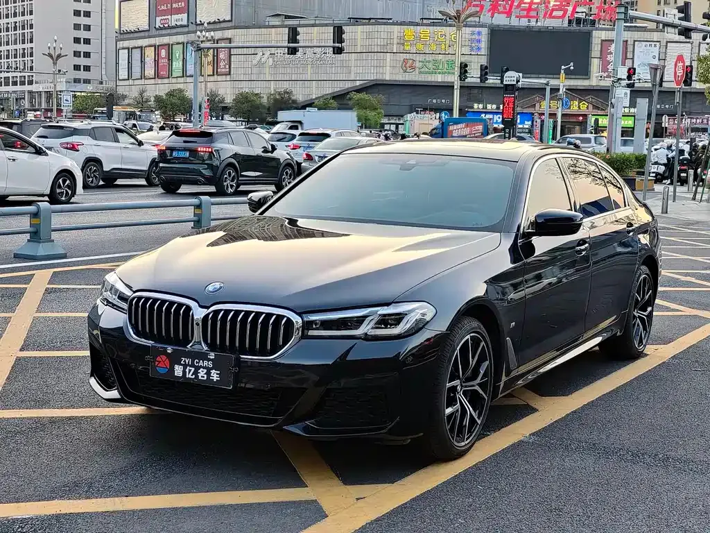 BMW 5 Series — фото 1
