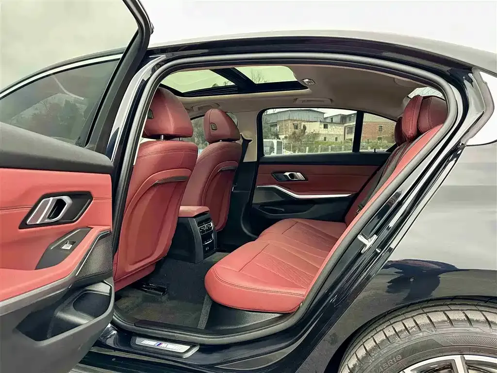 BMW 3 Series 2024 из CN, фото 8