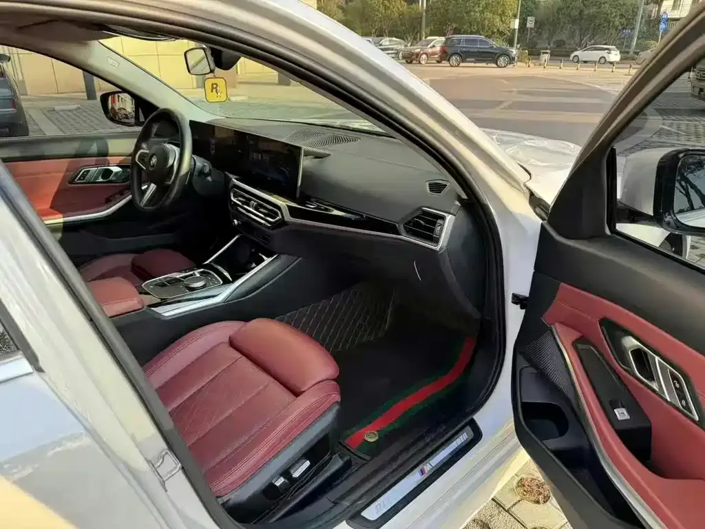 BMW 3 Series 2023 из CN, фото 6