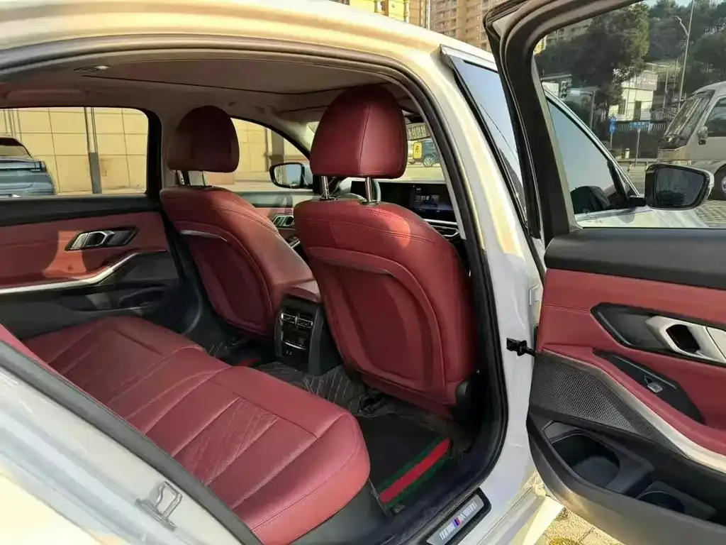 BMW 3 Series 2023 из CN, фото 4