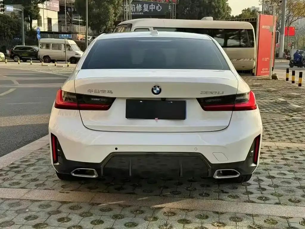 BMW 3 Series 2023 из CN, фото 9