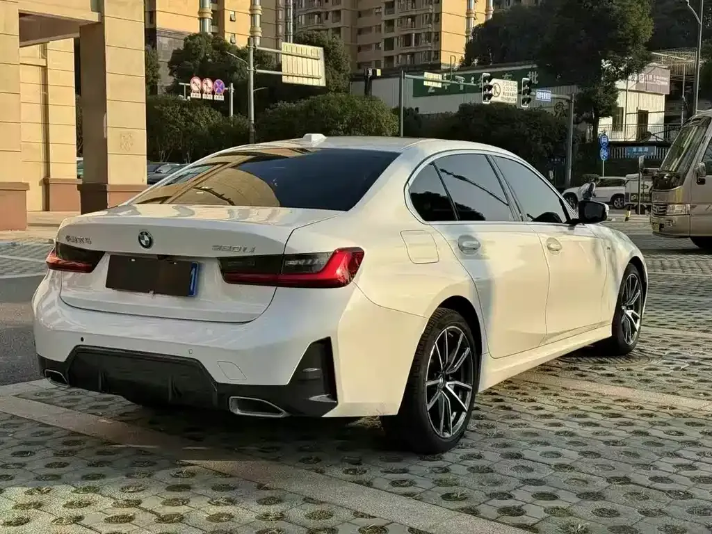 BMW 3 Series 2023 из CN, фото 8