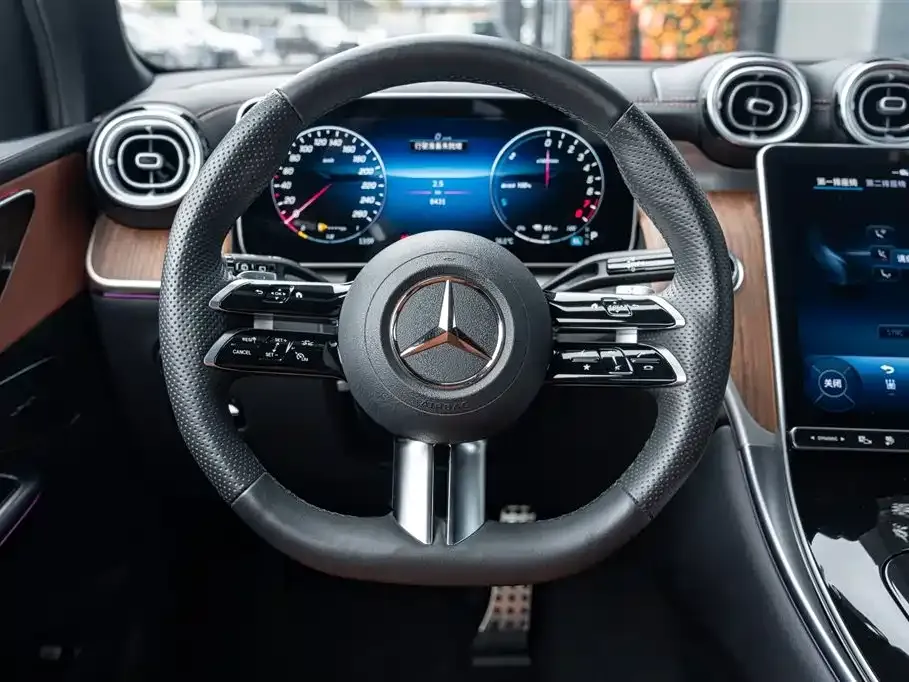 Mercedes-Benz GLC PHEV — фото 3