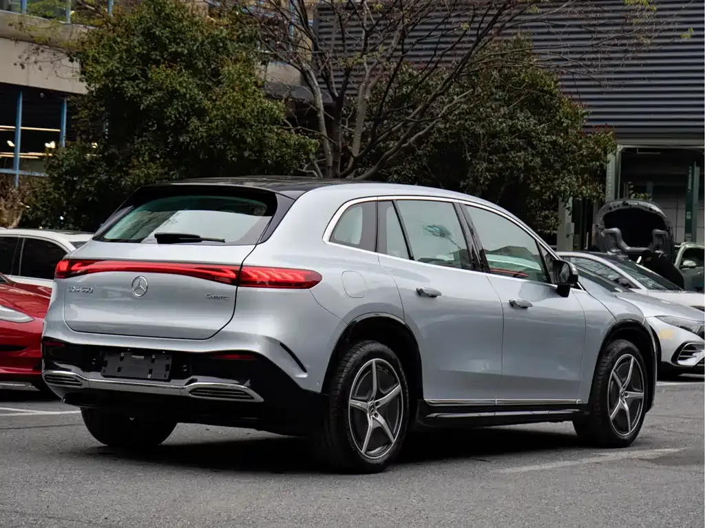 Mercedes-Benz EQS SUV — фото 5