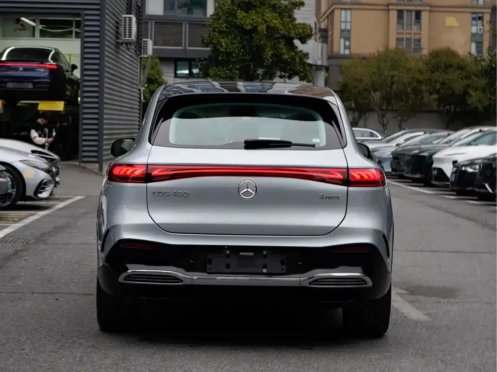 Mercedes-Benz EQS SUV — фото 9