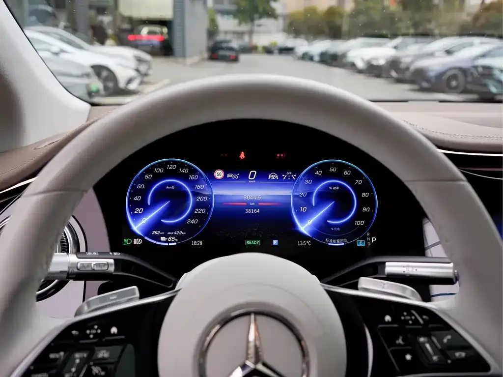 Mercedes-Benz EQS SUV — фото 10