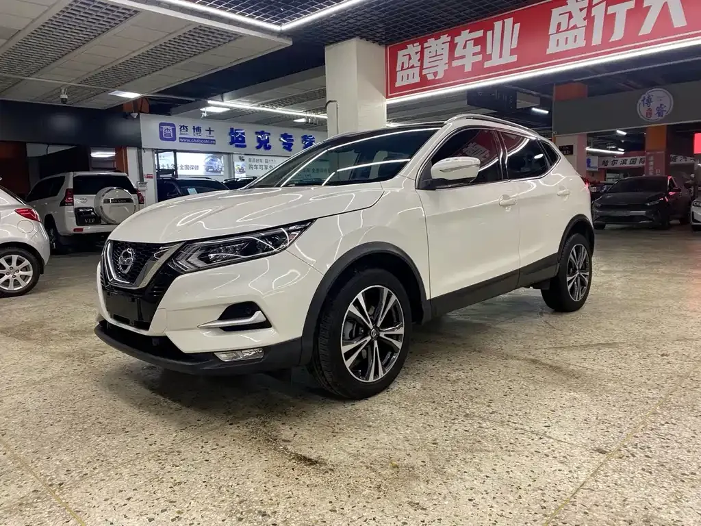 Nissan Qashqai — фото 1