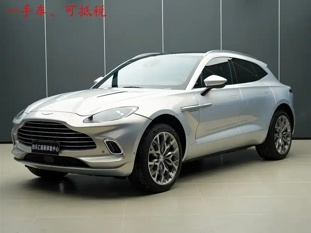 Aston Martin DBX — фото 1