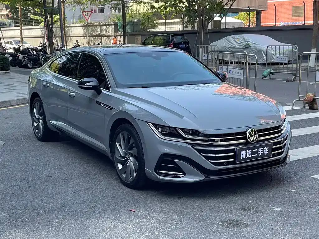 Volkswagen CC 2023 из CN, фото 2