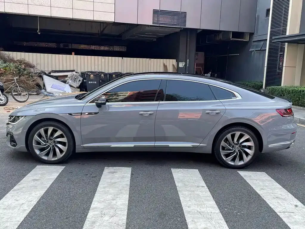 Volkswagen CC 2023 из CN, фото 9