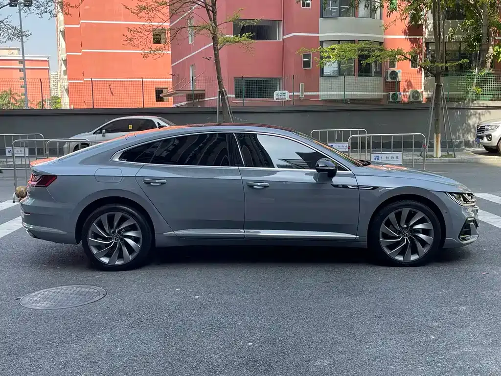 Volkswagen CC 2023 из CN, фото 8