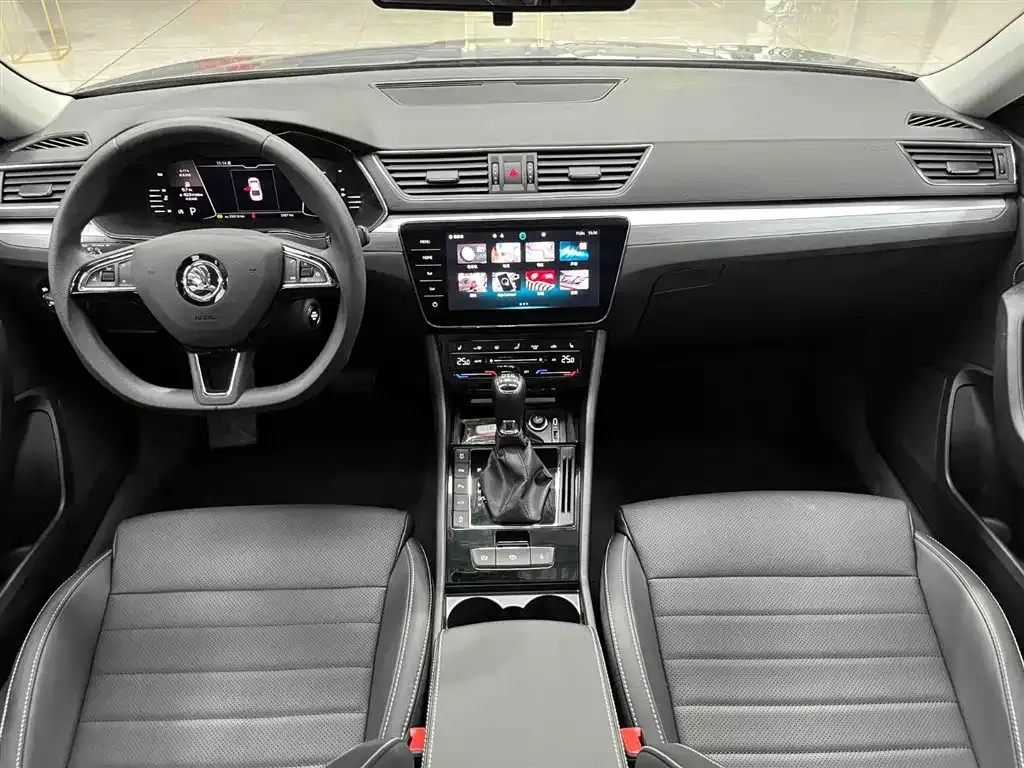 Skoda Superb 2024 из CN, фото 4