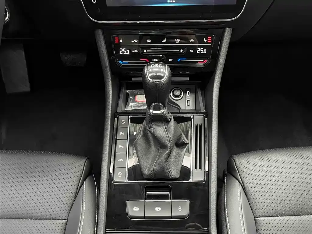 Skoda Superb 2024 из CN, фото 7