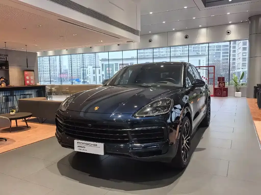 Porsche Cayenne — фото 1