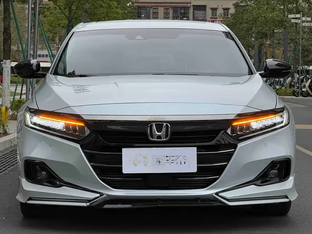 Honda Accord — фото 7
